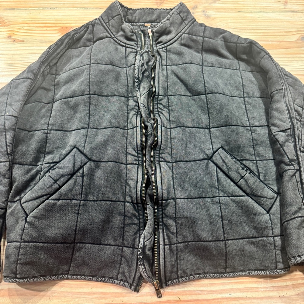 Women's Black Quilted Jacket - Picture 10 of 10